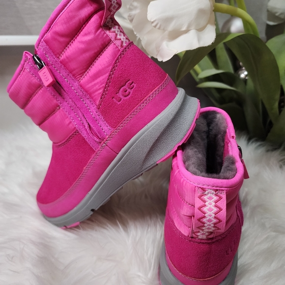 Ugg big kid SUEDE AND FABRIC TRUCKEE WEATHER SNOW BOOTS new - Picture 9 of 9